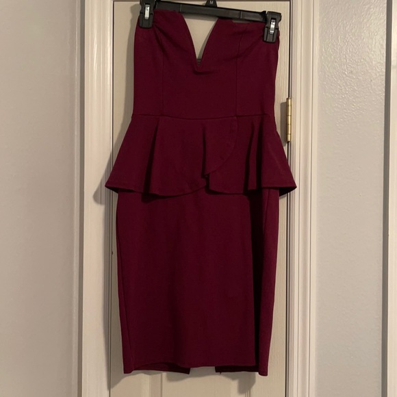 Charlotte Russe Burgundy pencil dress - Picture 1 of 3